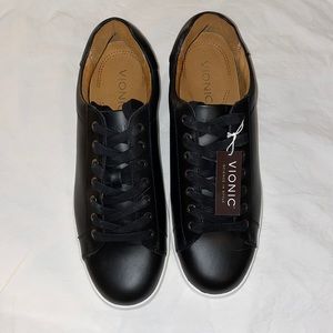Men’s Vionic Sneaker Black Leather Size 10.5